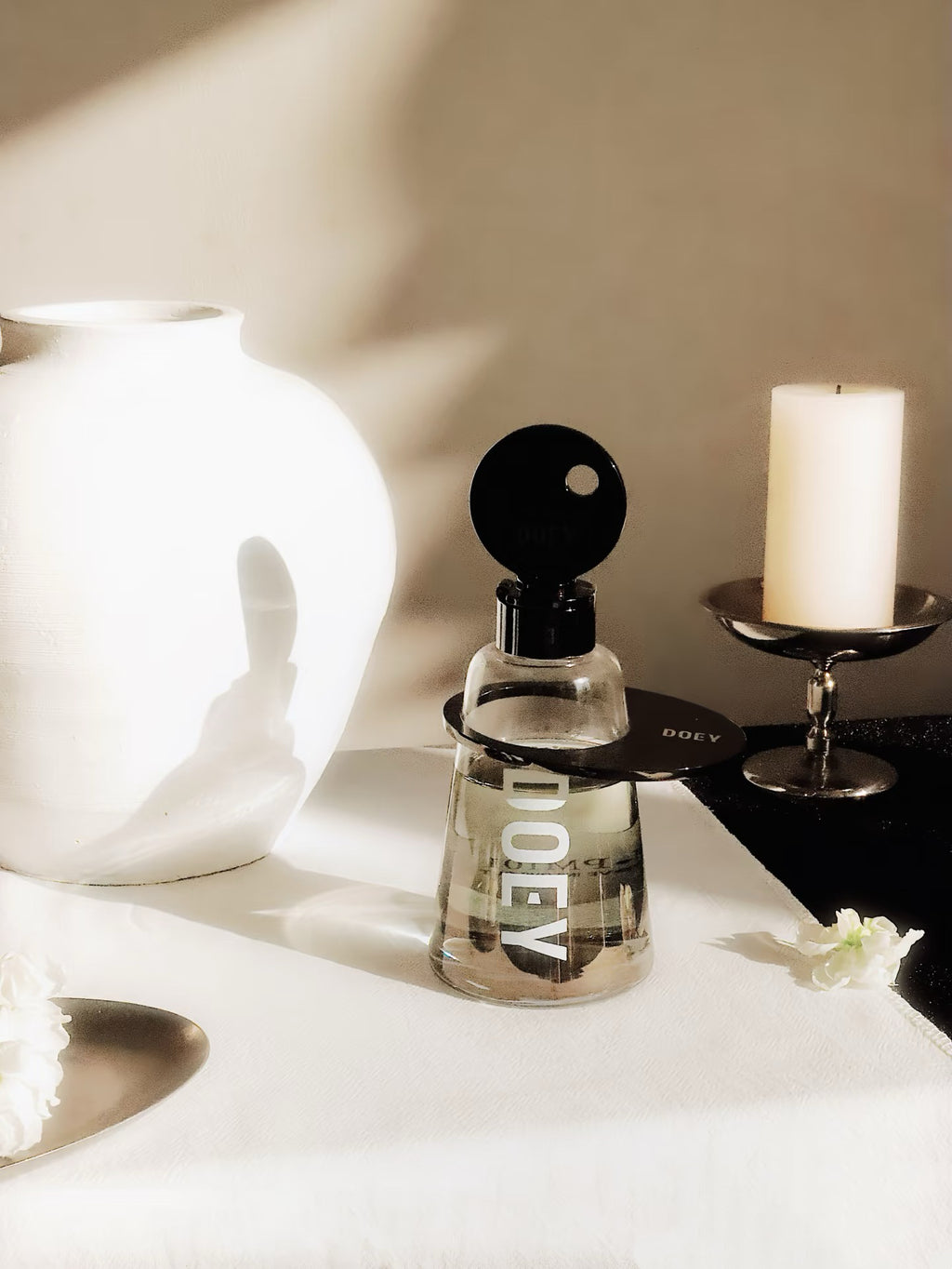 DOEY | The Lighthouse Pro - Hand-Blown Artistic Reed Diffuser System (160ml)
